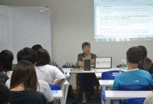 如何高效率的自學同聲傳譯